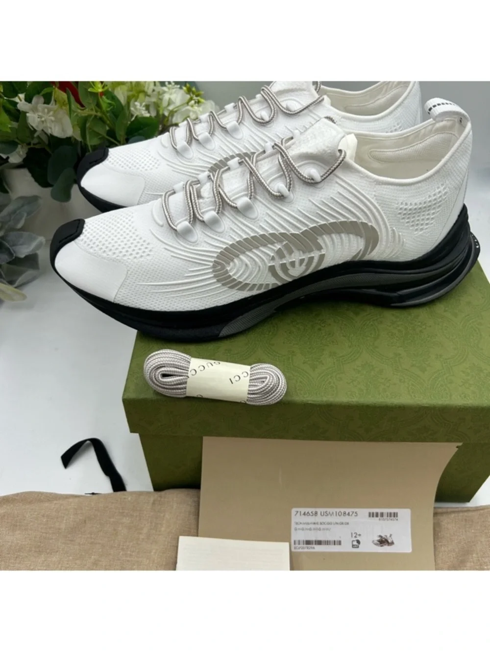 Men’s Gucci run white/gray/black sneakers size 12.5 made in Italy